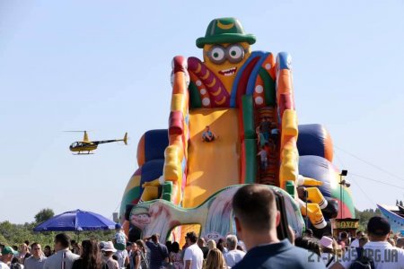 Тисячі відвідувачів та 500 пілотів із різних країн - цьогорічний Korolоv Avia Fest вражає масштабністю