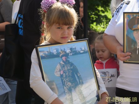 Напередодні Дня пам’яті захисників України у Житомирі відбувся патріотичний забіг