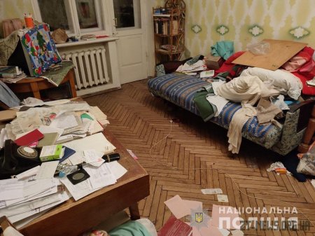 Пильна сусідка допомогла затримати двох квартирних злодіїв у Житомирі