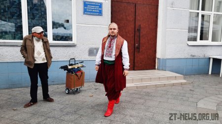 На Михайлівській митці з 14 регіонів України презентували свої роботи