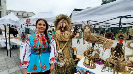 На Михайлівській митці з 14 регіонів України презентували свої роботи