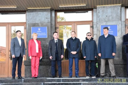Територіальні громади Житомирщини отримали 12 нових шкільних автобусів