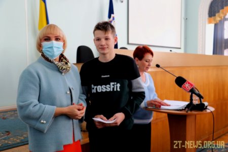 30 вихованців житомирських освітніх закладів отримали стипендії міського голови