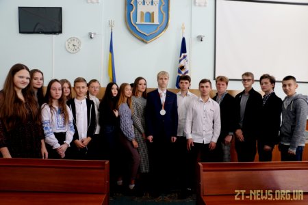 30 вихованців житомирських освітніх закладів отримали стипендії міського голови